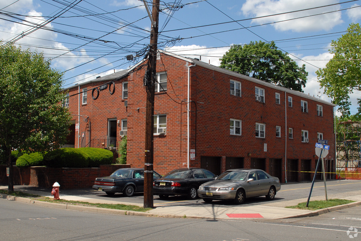 Foto principal - 170 Central Ave