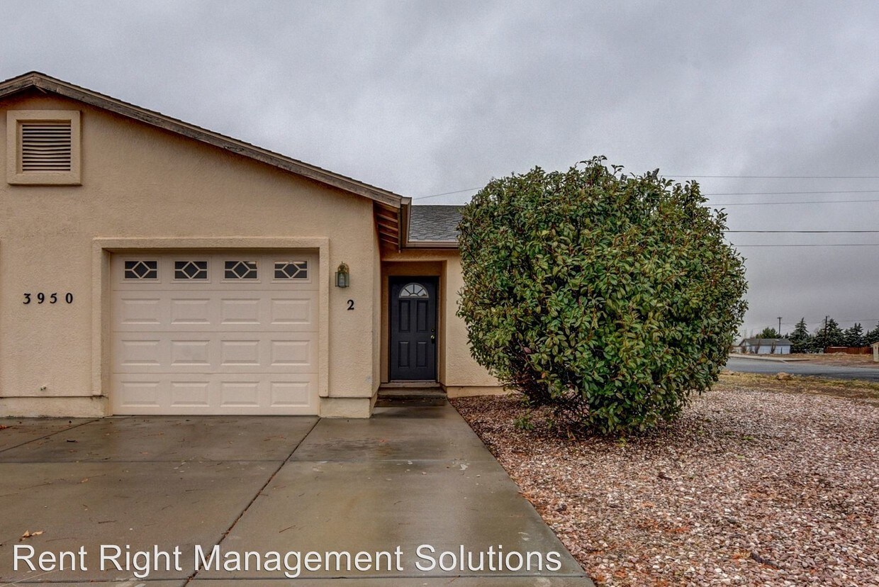 Primary Photo - 3950 N Dana Ct