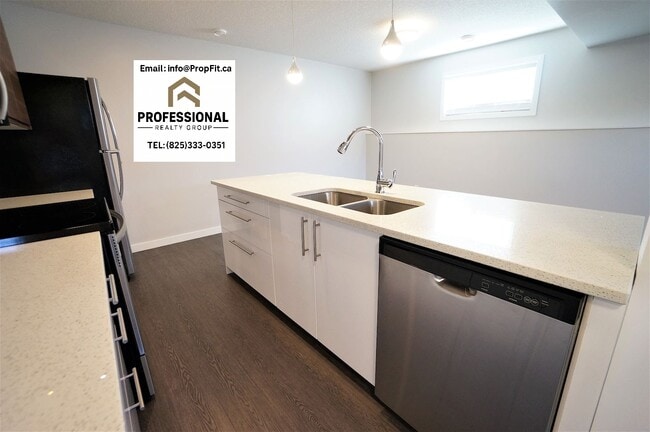 Photo du bâtiment - 3810 25 Ave NW