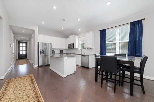 Foto del edificio - 24707 Harbor Terrace Ln