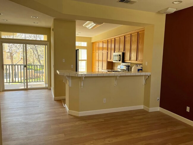 Foto del edificio - 3586 Fitzsimmons Cmn