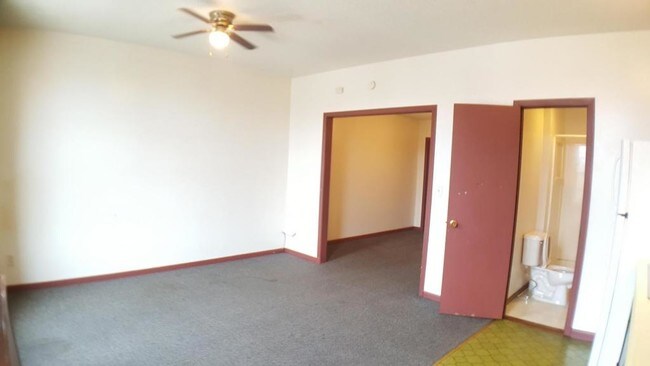 Building Photo - 109 West Oak