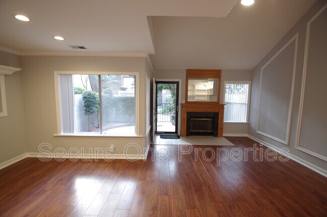 Building Photo - 1063 Via Colinas