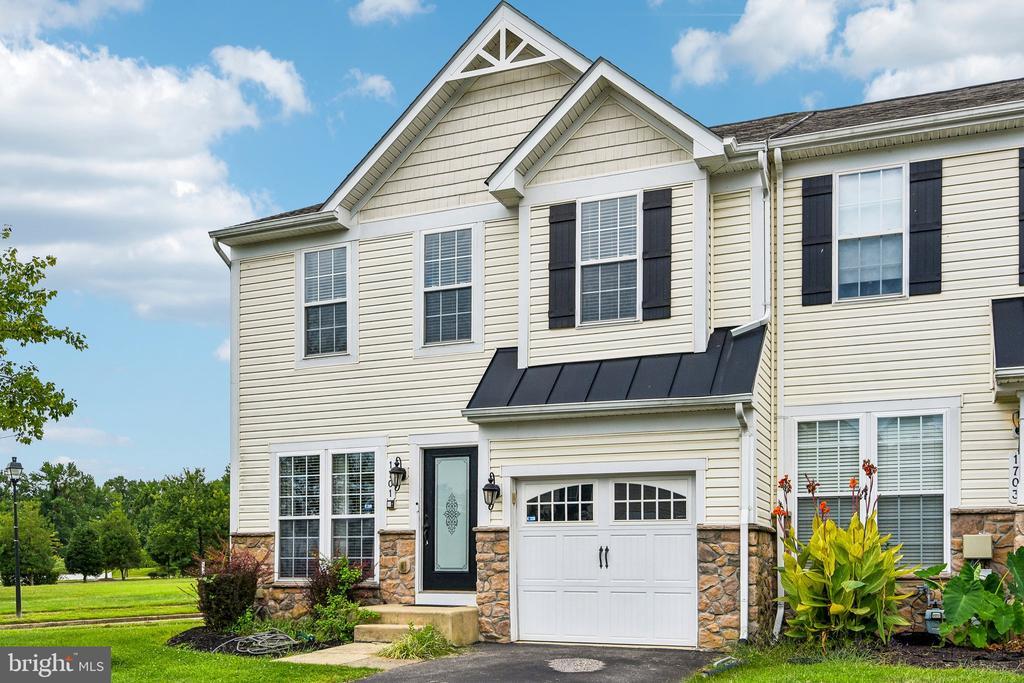 Building Photo - 1701 Hayle Dr