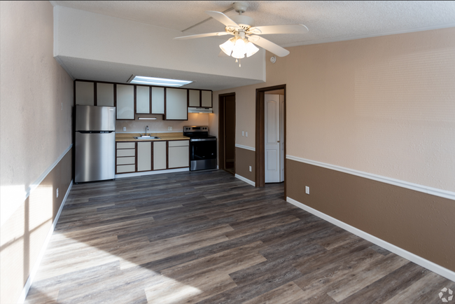 Interior Photo - Lakeshore Apartments