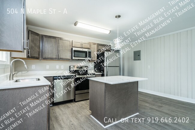 Building Photo - 504 N Maple St
