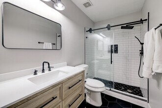 Building Photo - 11006 Desert Springs Cir