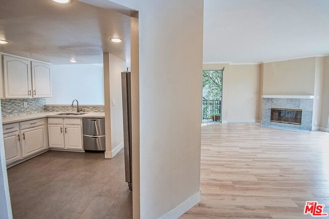 Foto del edificio - 458 N Oakhurst Dr