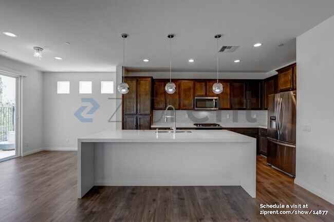 Building Photo - Unit