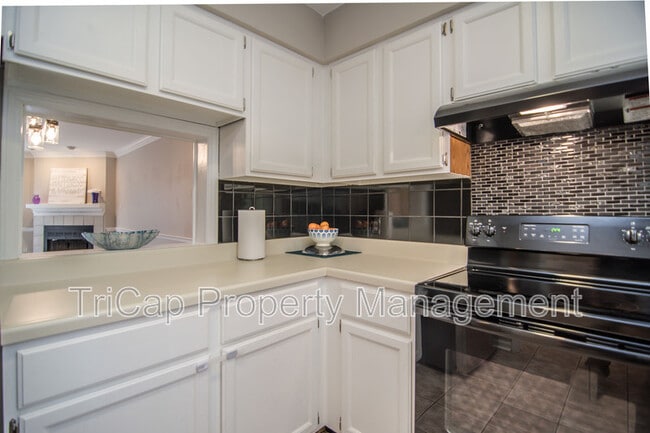Building Photo - 1806 Township Cir