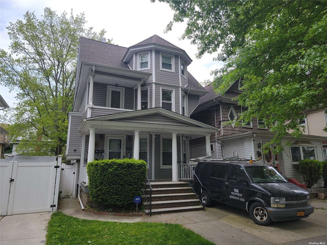 Primary Photo - 91-33 97th St