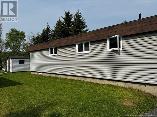 Building Photo - 16 Le Paradis St