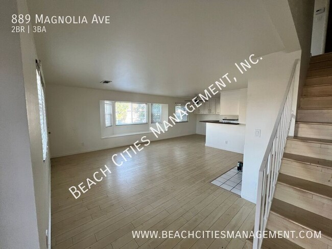 Building Photo - Charming 2 Bedroom 2 Bath townhome with 2 ...