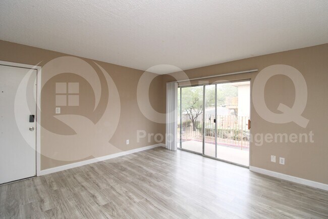 Foto del edificio - 1130 E Butler Dr