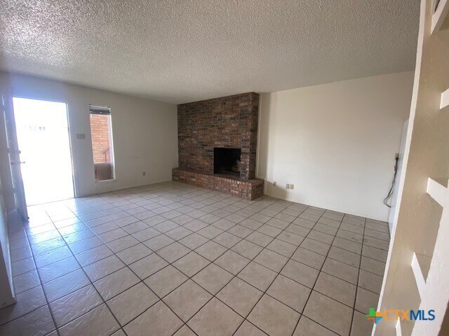 Foto del edificio - 1226 N LBJ Dr