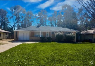 Building Photo - 3415 Hyland Dr