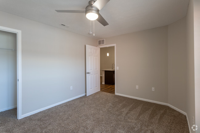 2BD 2BA - Redwood Norwalk