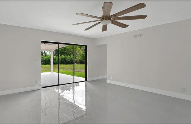 Building Photo - 4031 Coral Hills Dr
