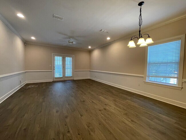 Building Photo - 4442 Sierra Ct