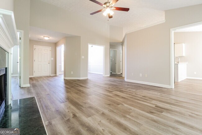 Foto del edificio - 280 Avalon Forest Dr NW