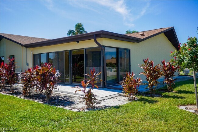 Foto del edificio - 4779 Lakewood Blvd