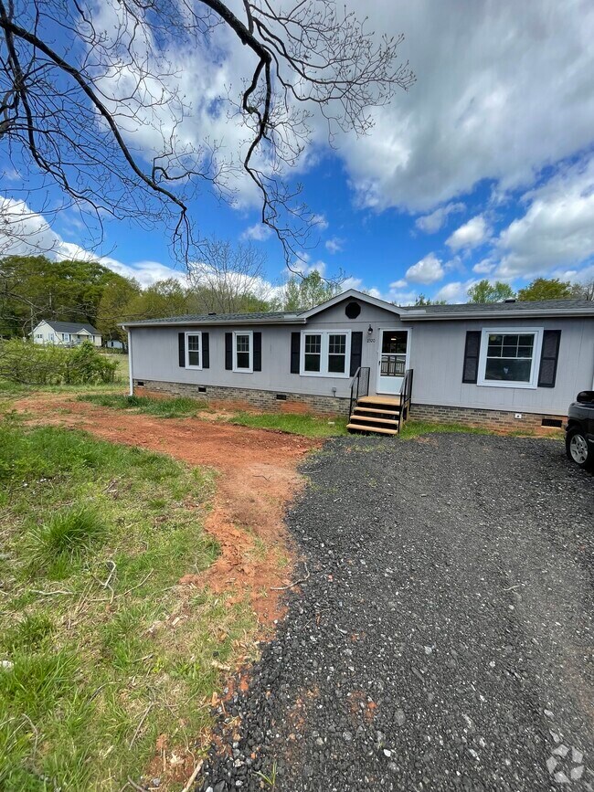 Crayton Place Apartments for Rent with a Swimming Pool Anderson, SC