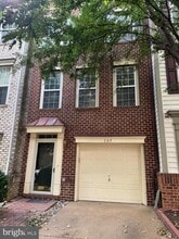 Building Photo - 107 Martin Ln