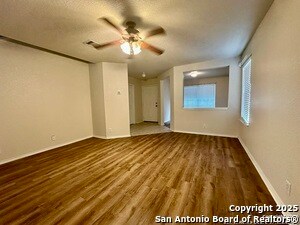 Foto del edificio - 107 Cindy Lou Dr