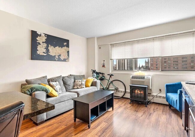 Foto del edificio - Luxurious 1-Bedroom Condo at RiverWest Condominiums! Available mid-November!
