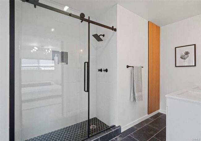 Foto del edificio - 15040 Broadmoor St