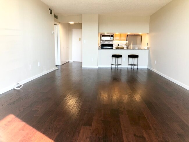 Apartamento actualizado. - 25 Rockledge Ave