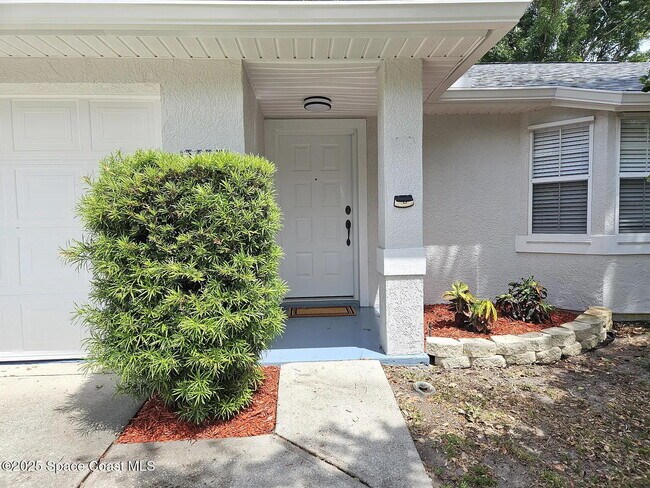 Building Photo - 4343 Blue Lake Dr