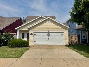 Building Photo - 2706 SW Arbor Rd