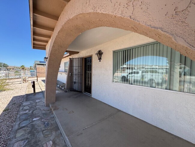 Foto del edificio - 3BR 2Ba home w/Large Fenced yard with RV g...