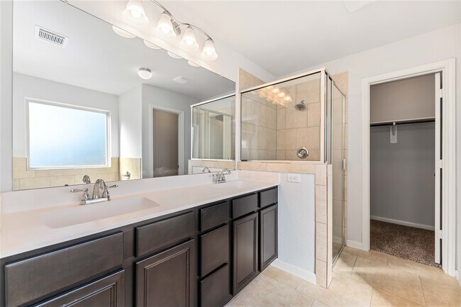 Foto del edificio - 7326 Cypress Shumard Oak Dr