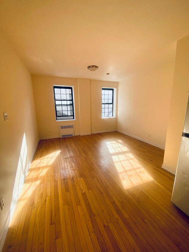 890 W Beech St Unit 2E, Long Beach, NY 11561 890 W Beech St Long