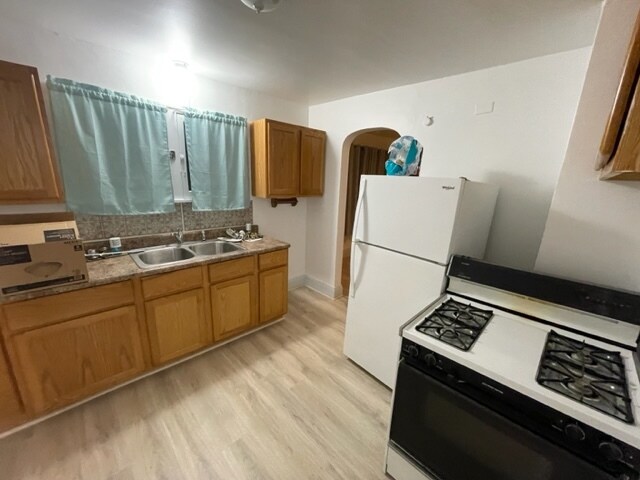 Kitchen - 5564 N 40th St