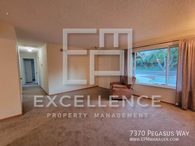 Foto del edificio - 7370 Pegasus Way