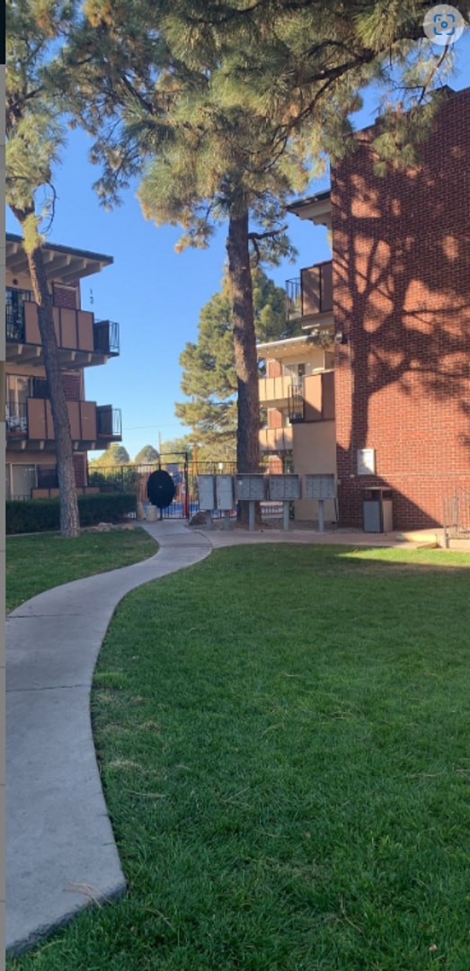 Building Photo - Beautiful 1 Bedroom Condominium!