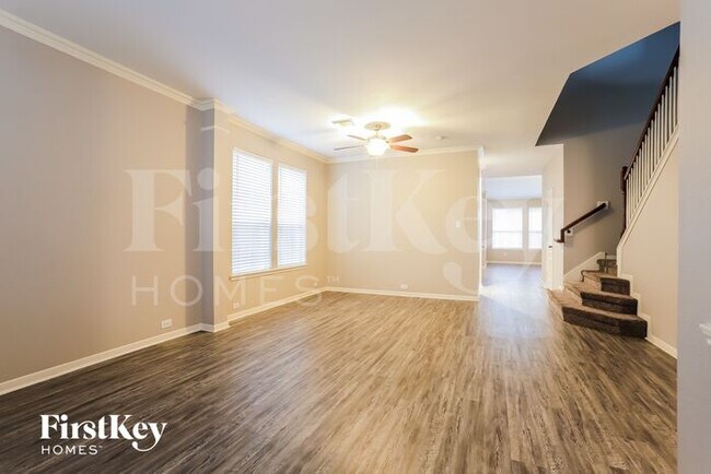 Foto del edificio - 15118 Sierra Ridge Dr