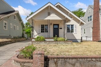 Building Photo - 6833 N Missouri Ave