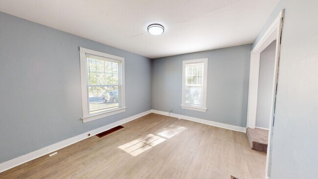 Building Photo - 3 Bedrooms, Newly updated!
