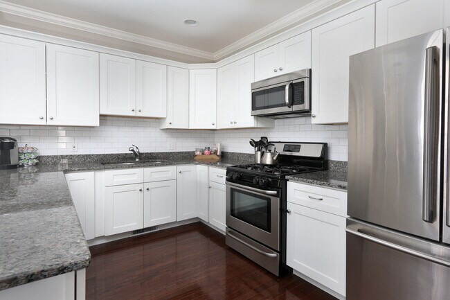 Kitchen - 10 Pierce St