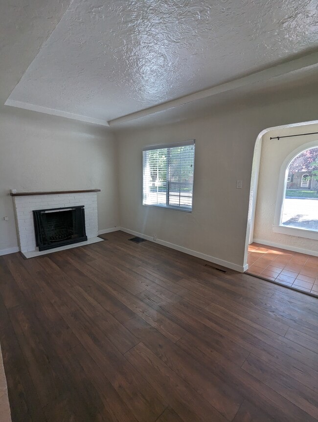 Building Photo - 1601 Plumas St