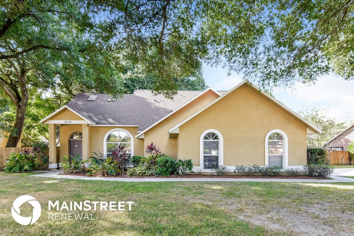 Primary Photo - 2219 Glen Mist Dr