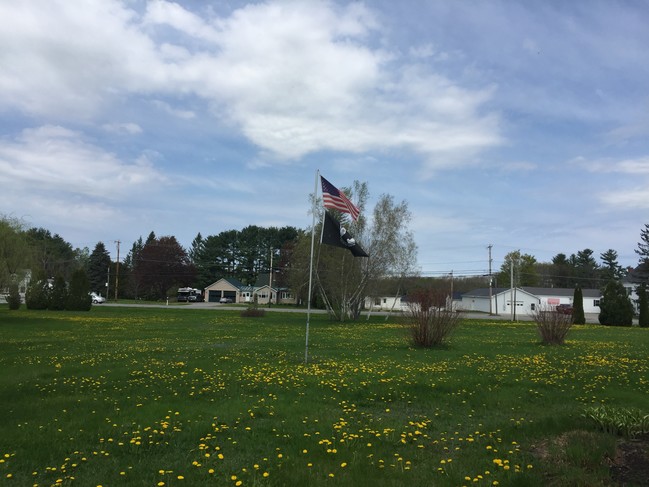 Front Lawn View - Goudreau's Retirement Inn