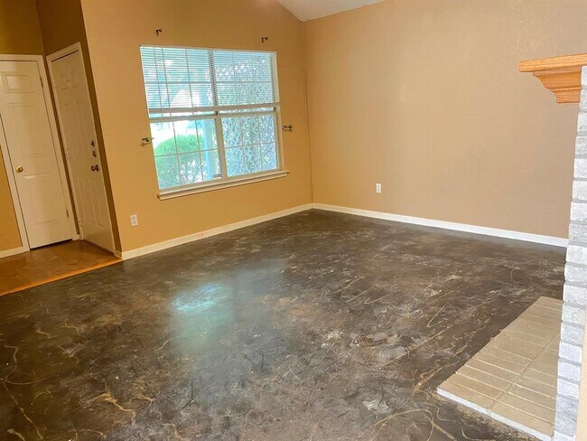 Foto del edificio - 2153 Redwing Way