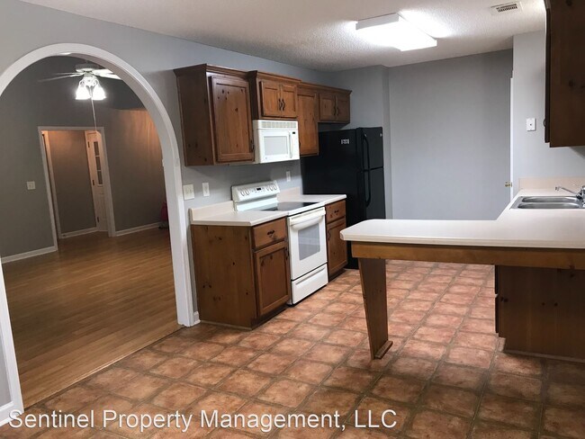 Building Photo - 3 br, 2 bath House - 105 Sanders Ct