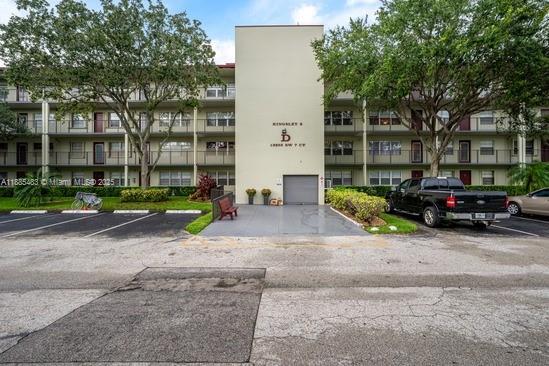 Foto principal - 13255 SW 7th Ct