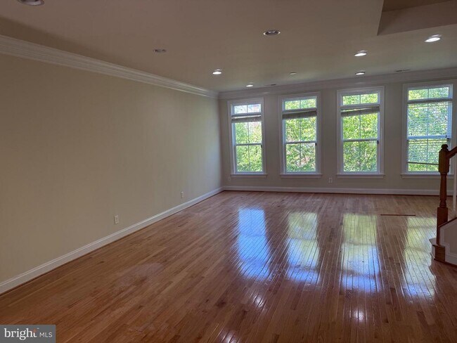 Foto del edificio - 3083 Waterloo Ln